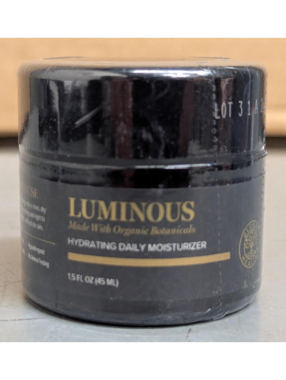 New Luminus Hydrating Daily Moisturuzer 1.5 Oz Sealed